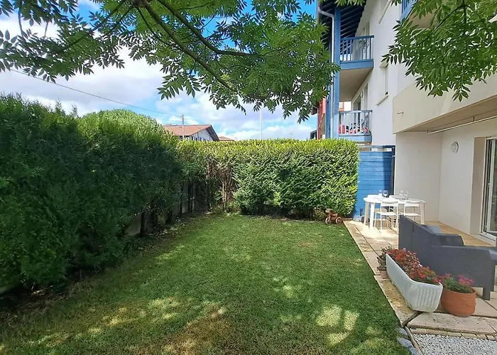 Lumineux T3 Avec Jardin Privatif A Hendaye - Parking Et Wif Gratuit