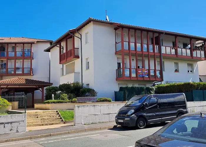 Lumineux T3 Avec Jardin Privatif A Hendaye - Parking Et Wif Gratuit