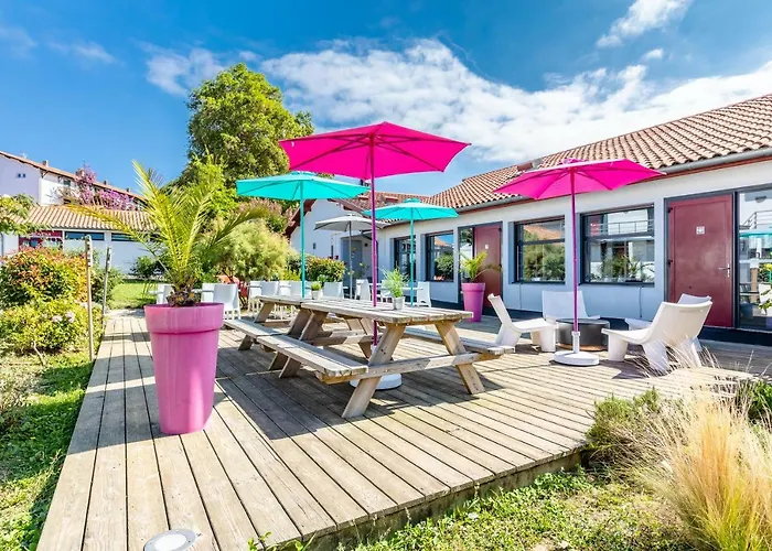 Bella Vista Guest Center Pays Basque